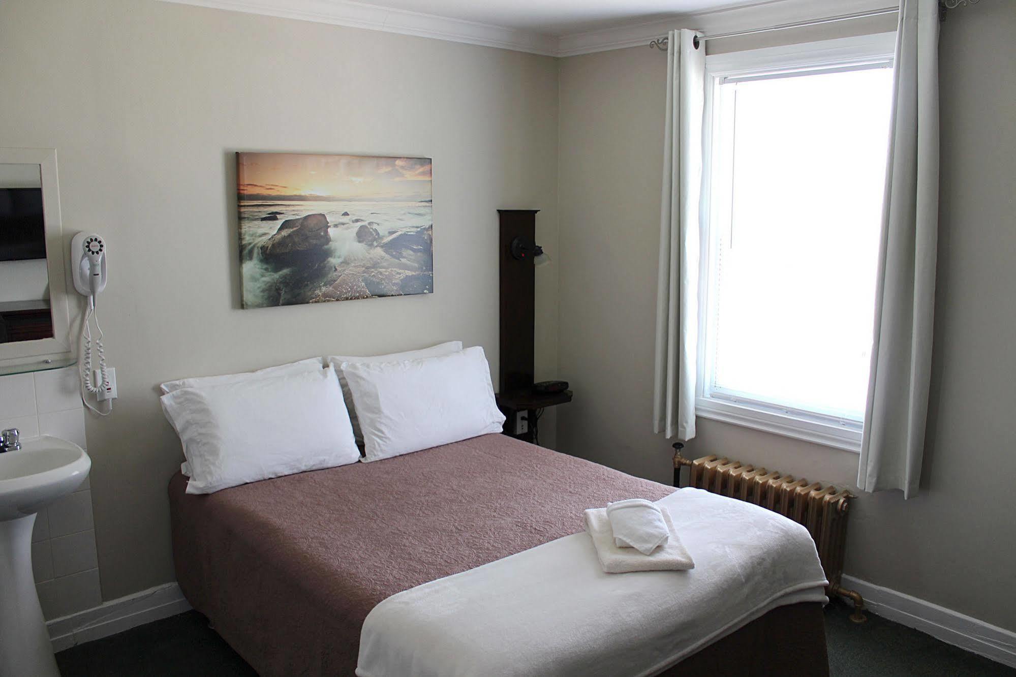 Hotel Auberge Michel Doyon ควิเบกซิตี้ ภายนอก รูปภาพ