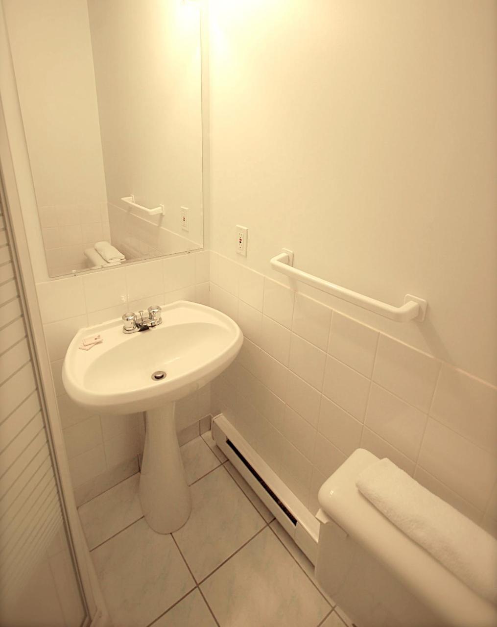 Hotel Auberge Michel Doyon ควิเบกซิตี้ ภายนอก รูปภาพ